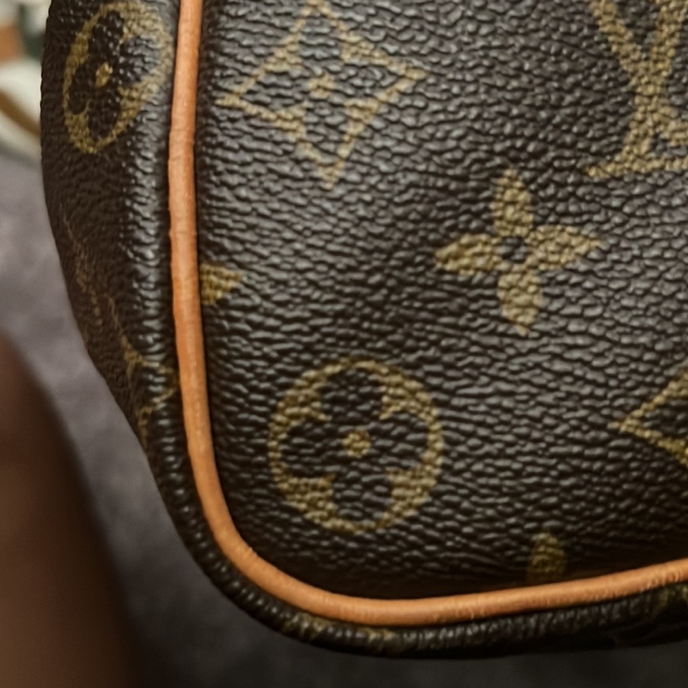 Louis Vuitton Monogram Speedy 40 - Picture 7 of 9